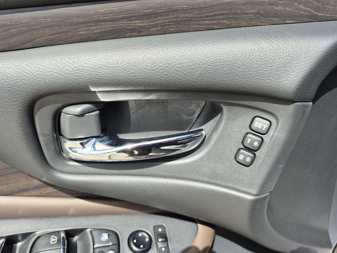 2023 Nissan Murano Platinum Photo12