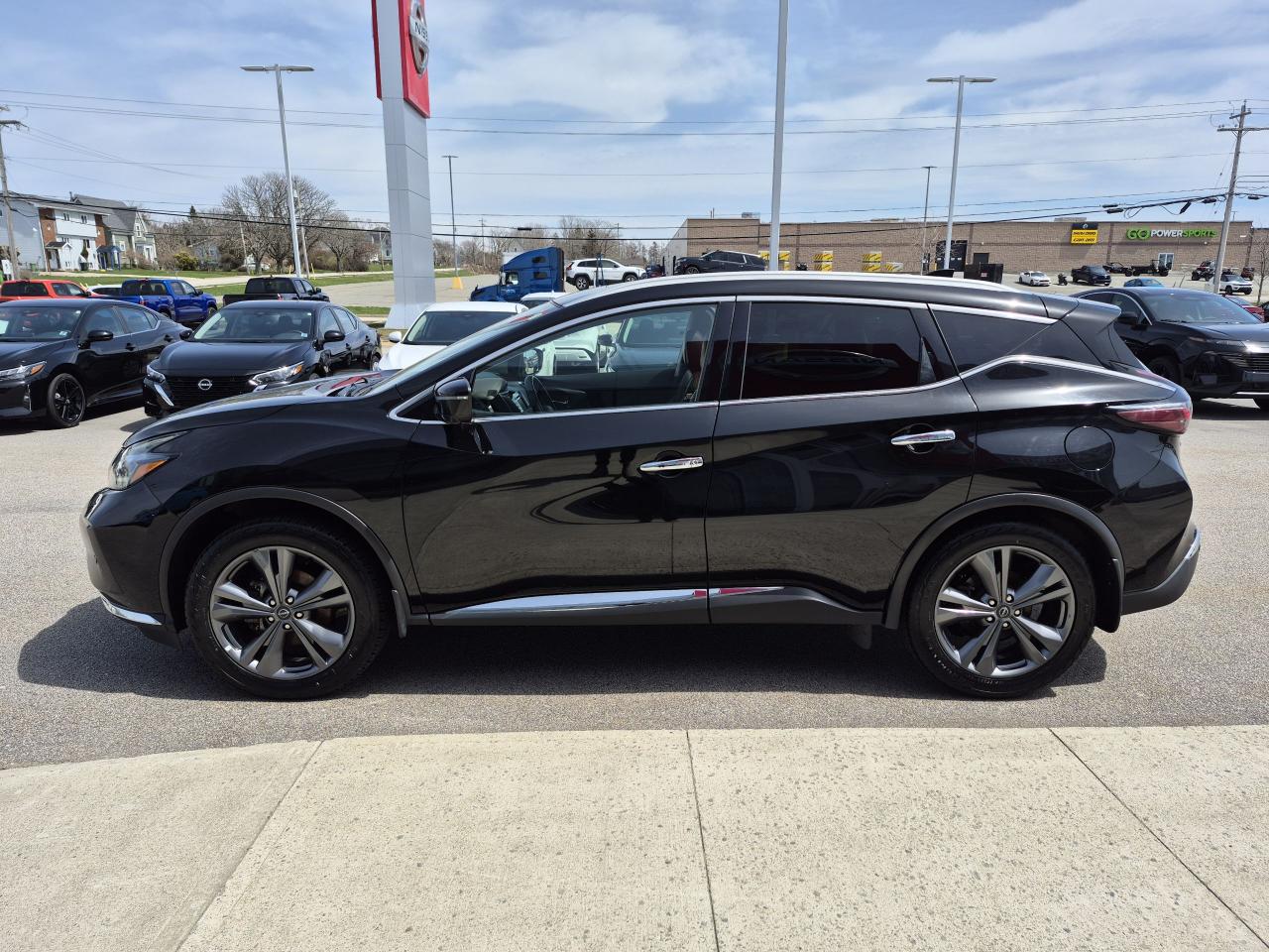 2023 Nissan Murano Platinum Photo3