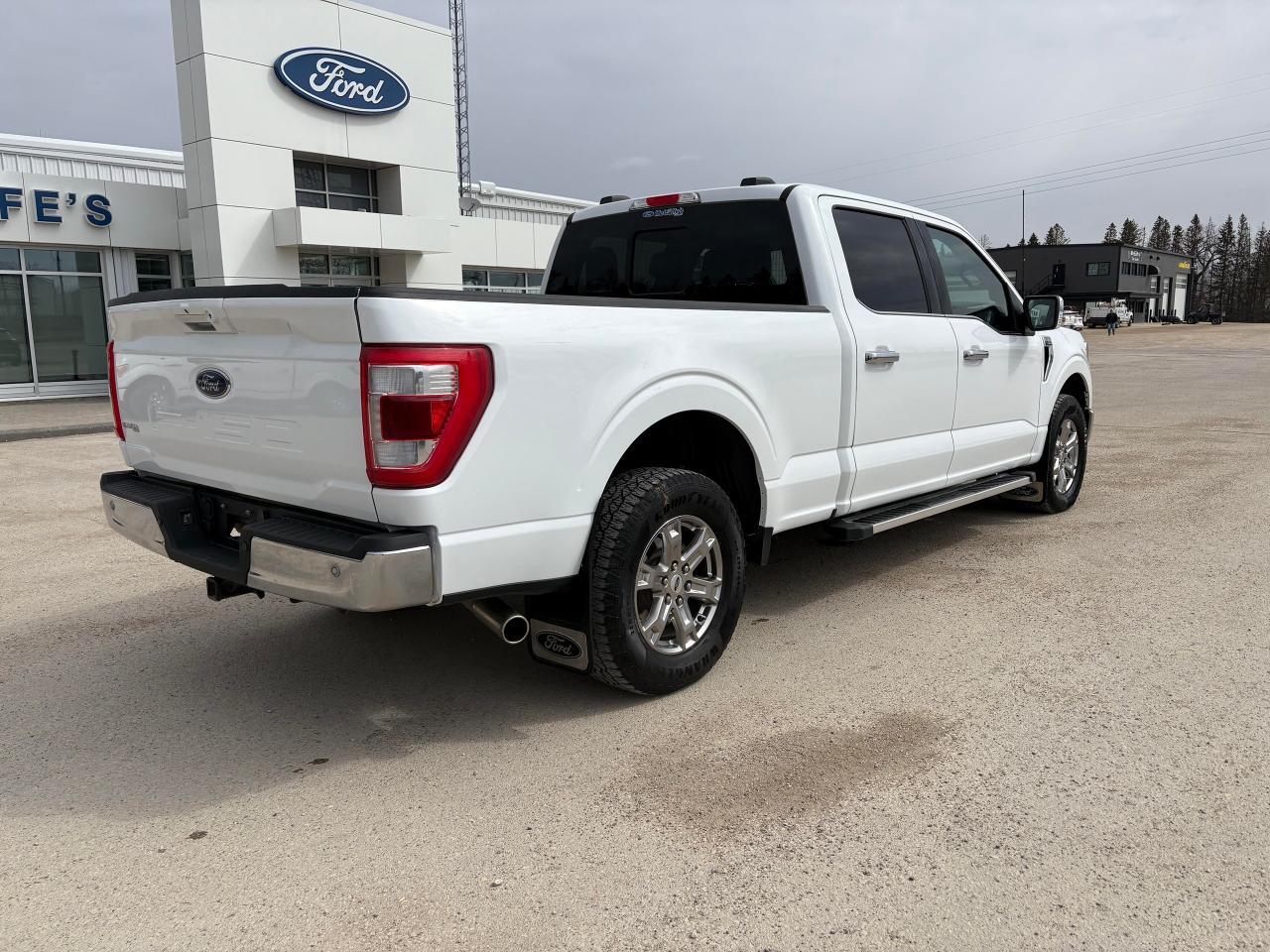 2023 Ford F-150 Lariat Photo3