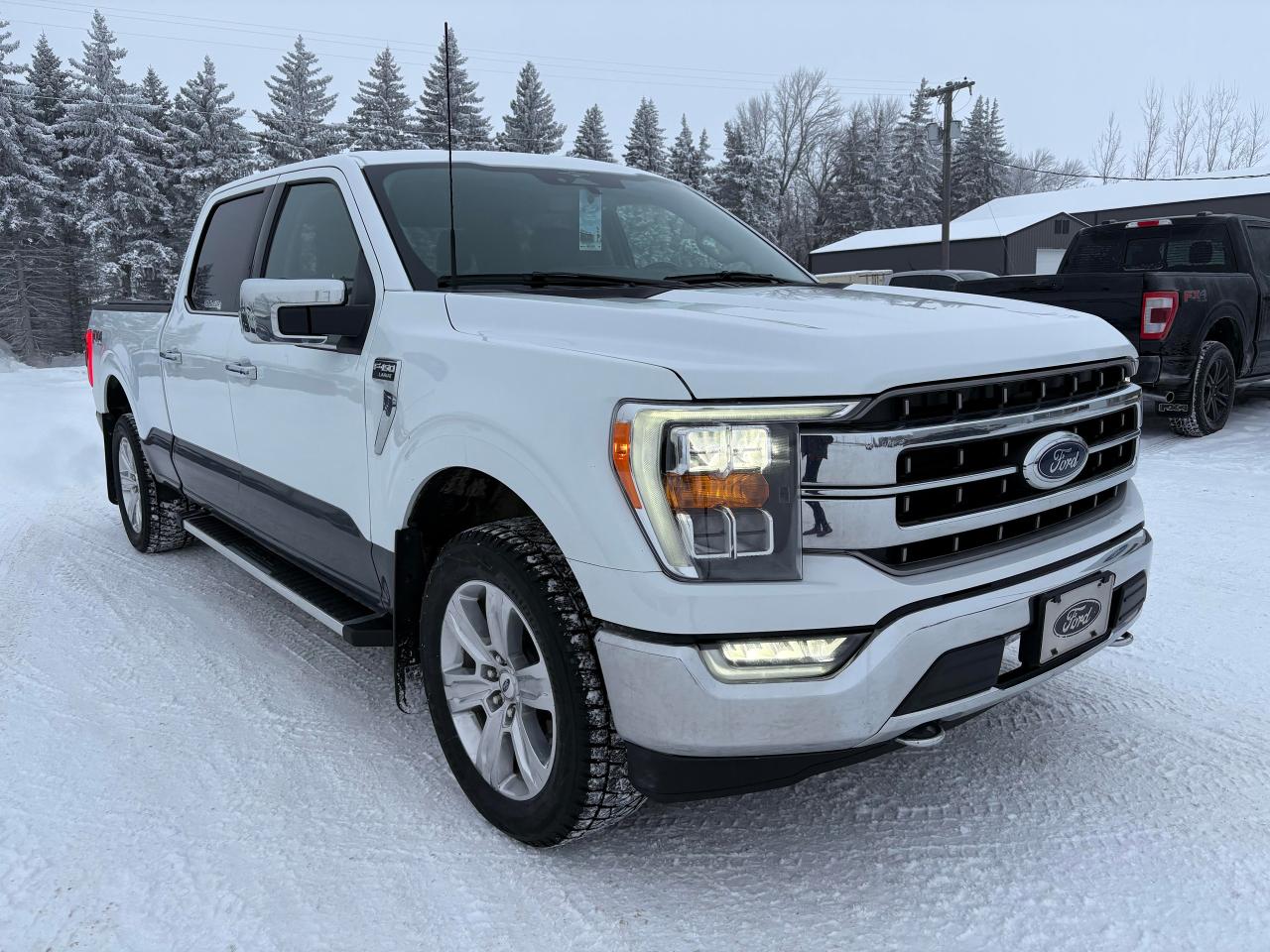 2023 Ford F-150 Lariat 4WD SuperCrew 6.5' Box Photo3