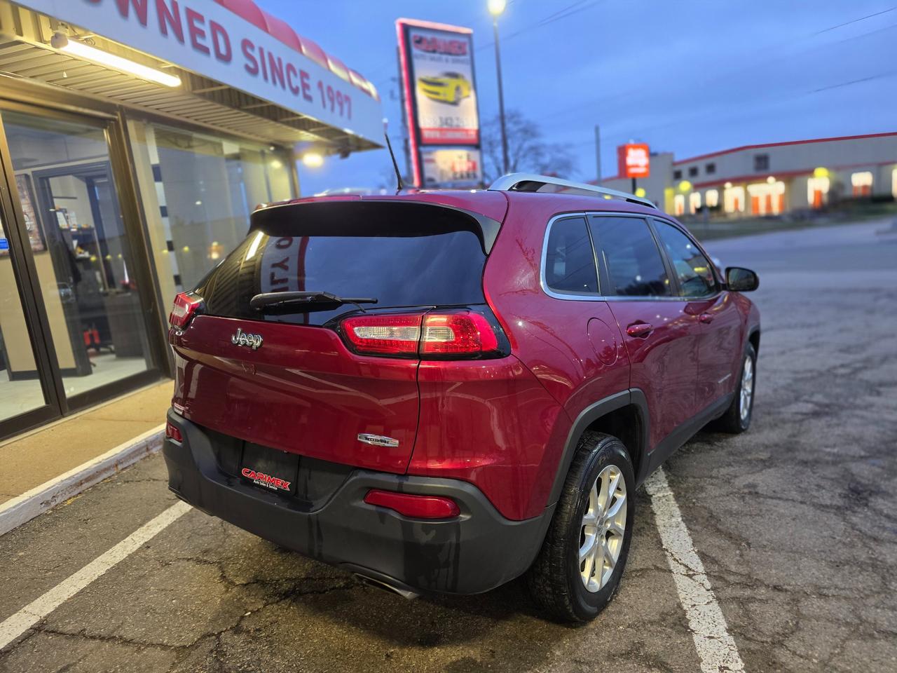 2015 Jeep Cherokee North V6 | Backup Camera | Heated Steering | Heated Seats Photo4