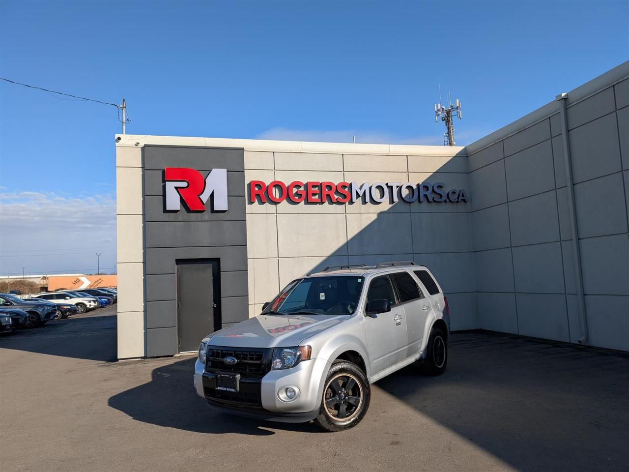 Used 2012 Ford Escape XLT - SUNROOF - LEATHER for sale in Oakville, ON
