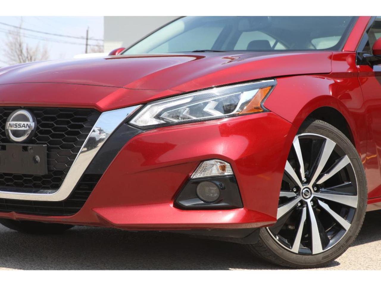 2022 Nissan Altima 2.5 Platinum AWD Photo2