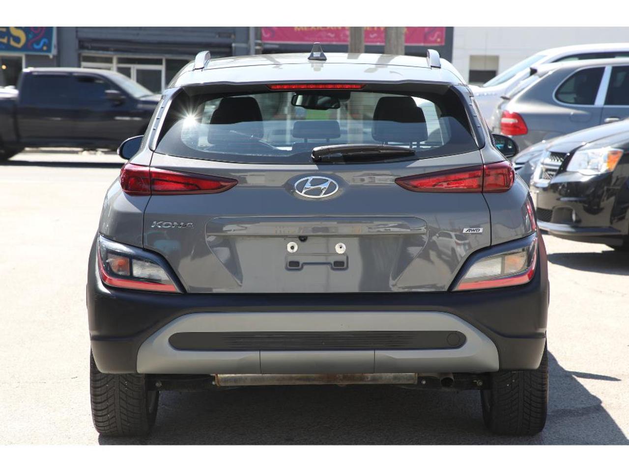 2023 Hyundai KONA Preferred Pkg | AWD | Leather Seats | Sunroof | Collision Warning Photo