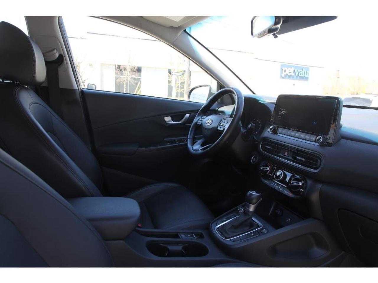 2023 Hyundai KONA Preferred Pkg | AWD | Leather Seats | Sunroof | Collision Warning Photo