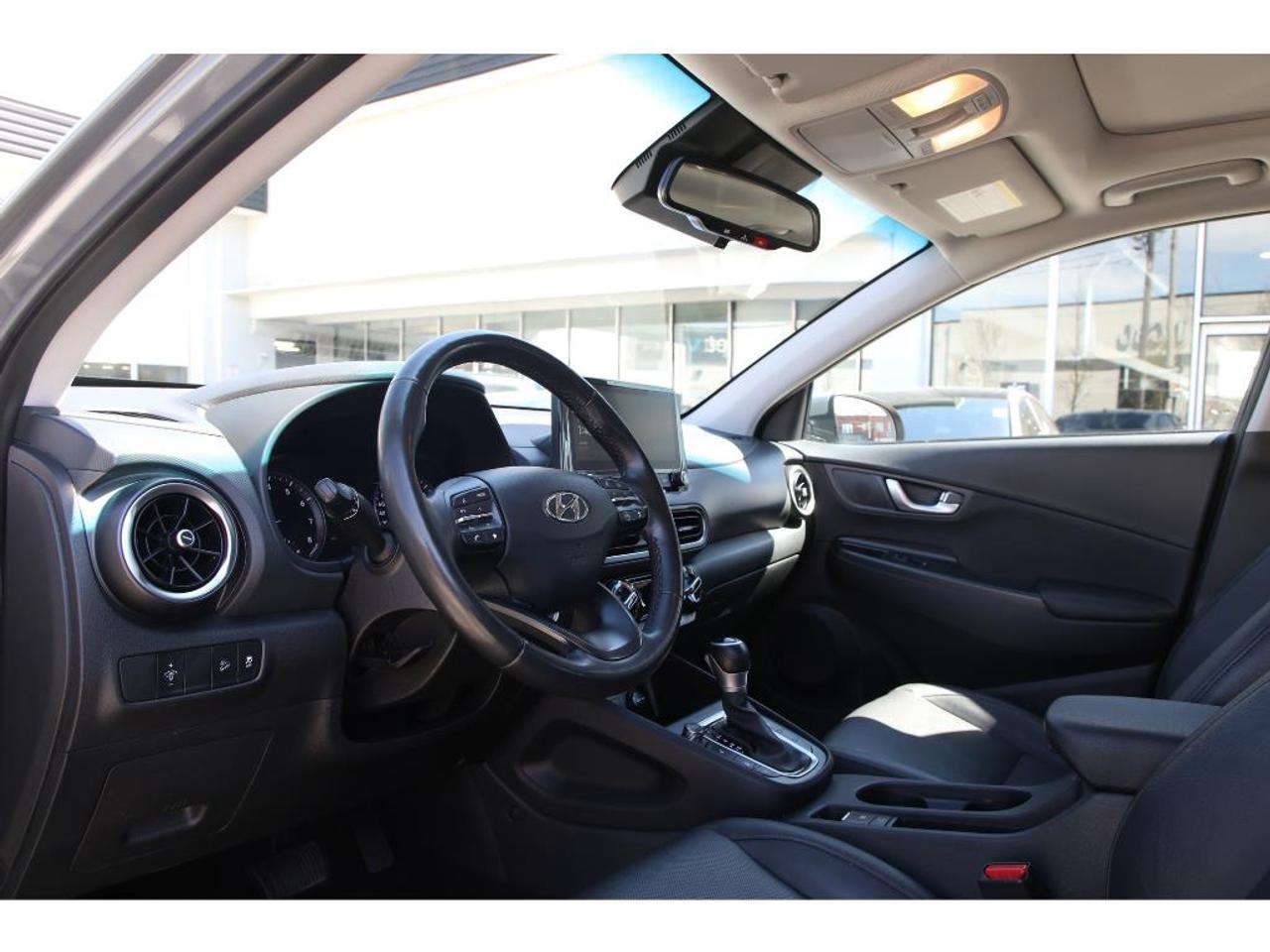 2023 Hyundai KONA Preferred Pkg | AWD | Leather Seats | Sunroof | Collision Warning Photo