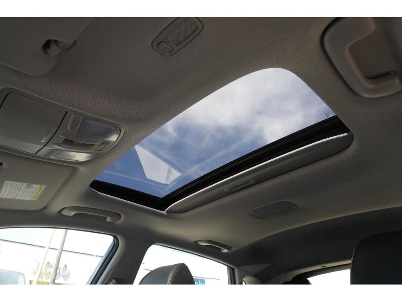 2023 Hyundai KONA Preferred Pkg | AWD | Leather Seats | Sunroof | Collision Warning Photo