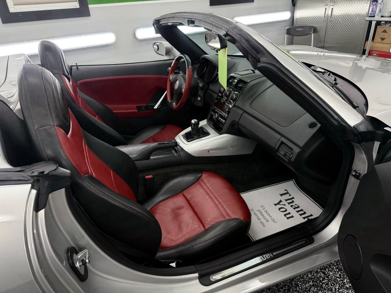 2007 Saturn Sky Convertible - Photo #11