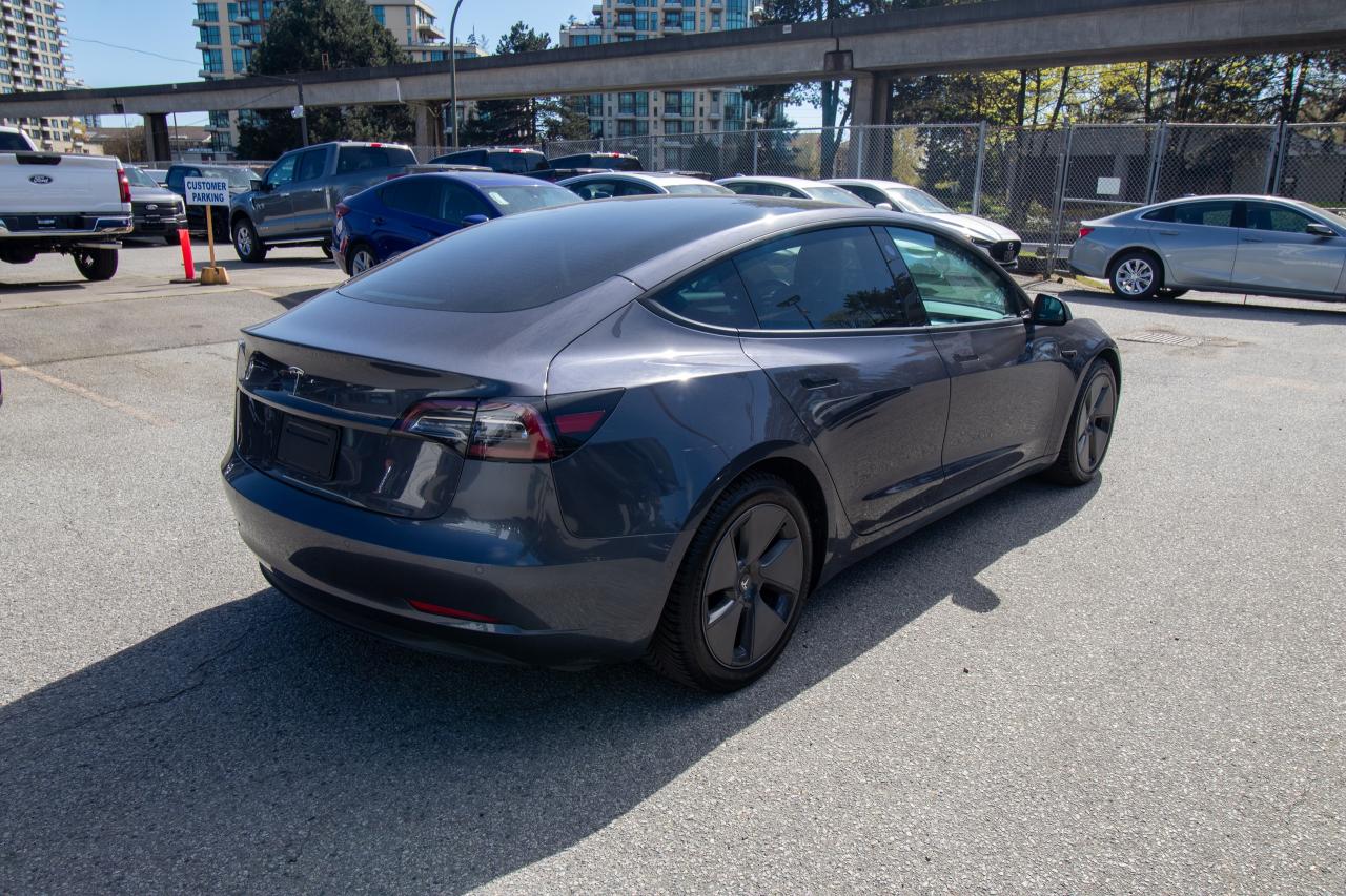2021 Tesla Model 3  Photo4
