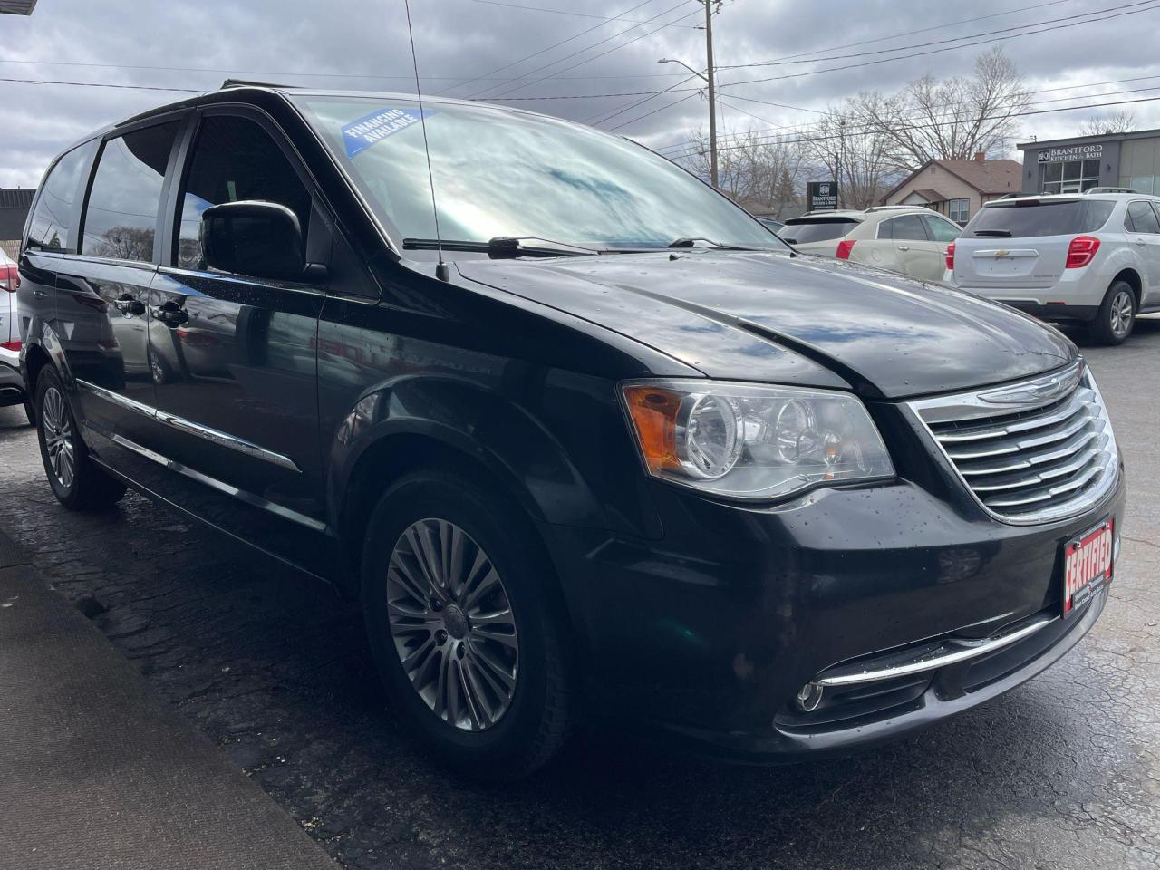 Used 2015 Chrysler Town & Country 4dr Wgn Touring w/Leather for sale in Brantford, ON