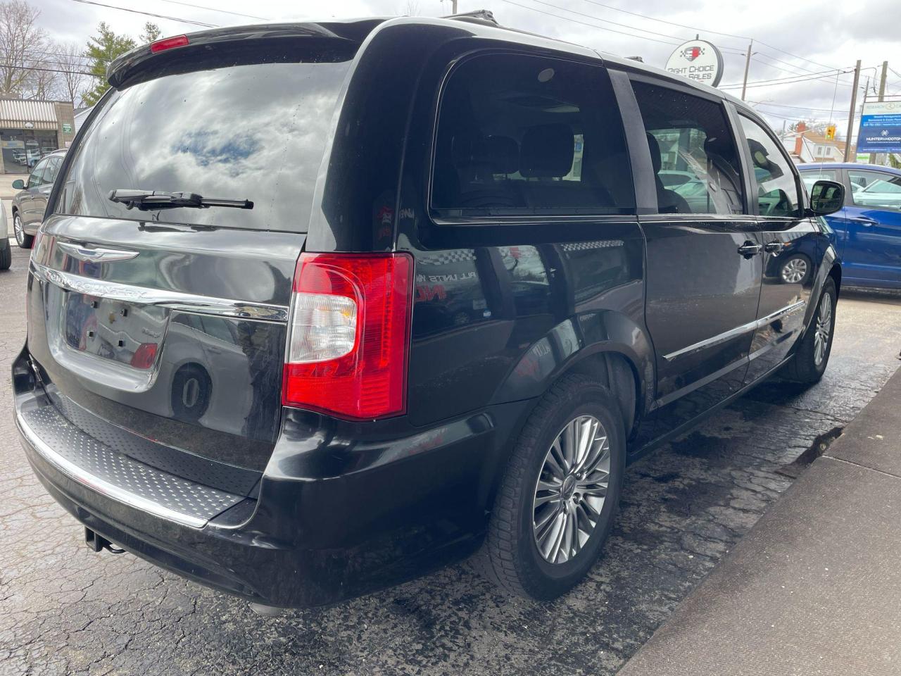 2015 Chrysler Town & Country 4dr Wgn Touring w/Leather - Photo #9
