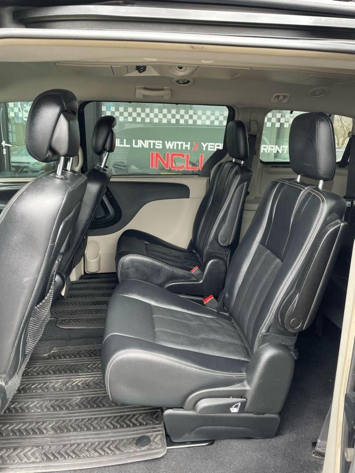 2015 Chrysler Town & Country 4dr Wgn Touring w/Leather - Photo #12