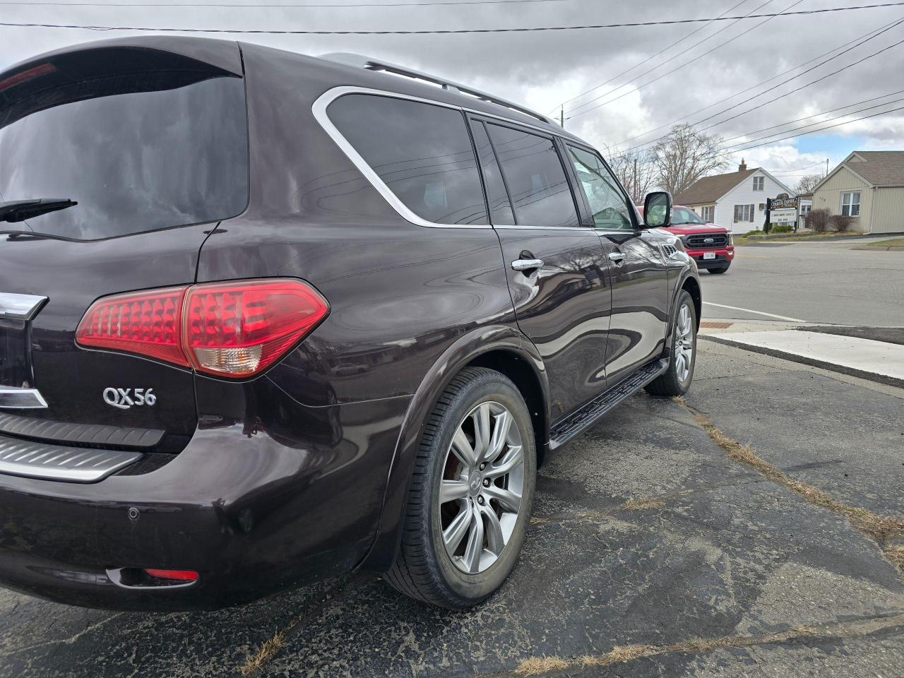 2013 Infiniti QX56 4WD 4dr 7-pass - Photo #9