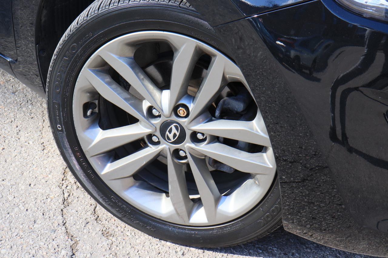 2016 Hyundai Elantra GT Limited | Auto | Nav | Cam | Pano Roof | 1 Owner Photo12