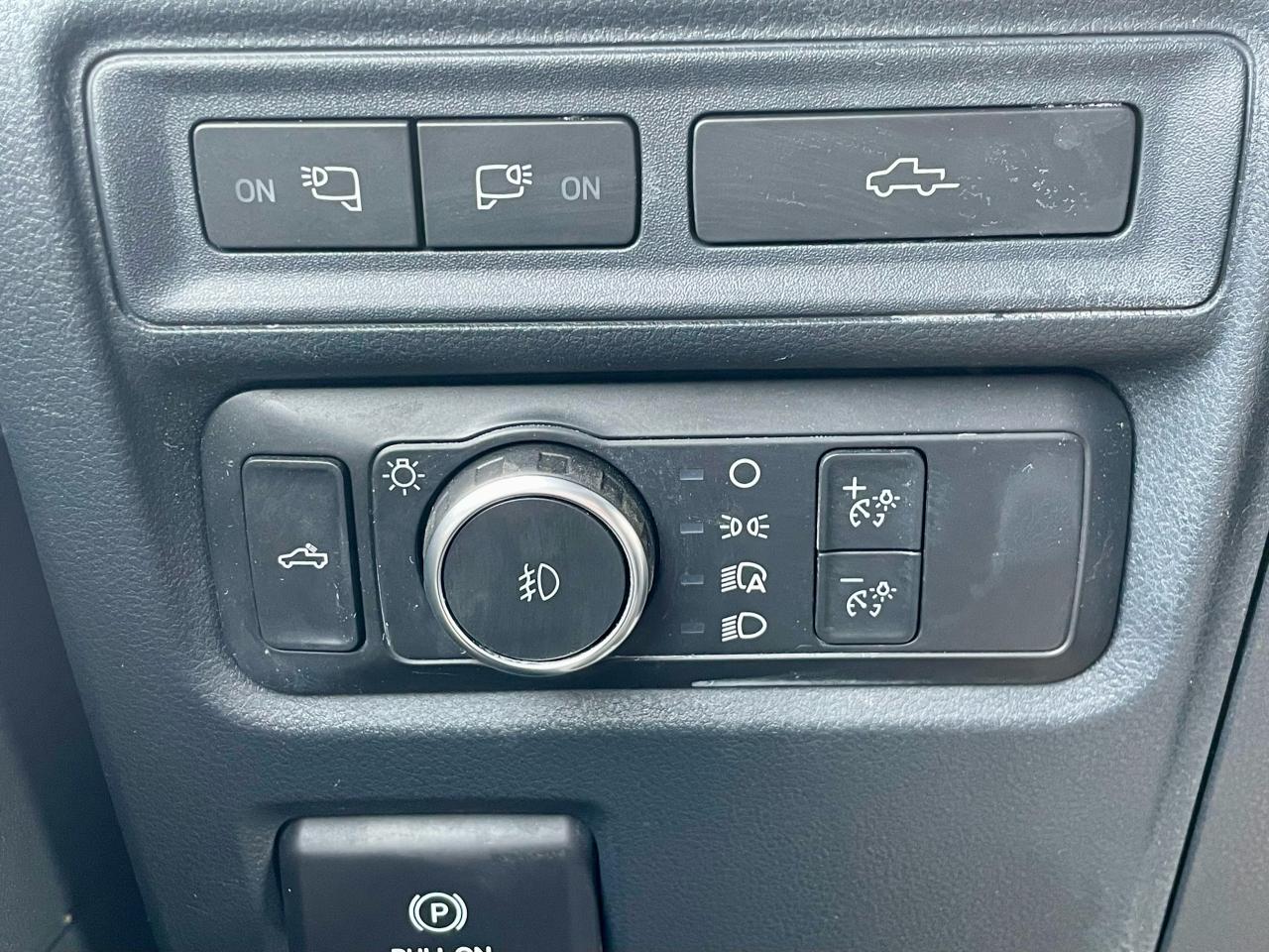 2022 Ford F-150 XLT 4WD SuperCrew 5.5' Bo Photo5