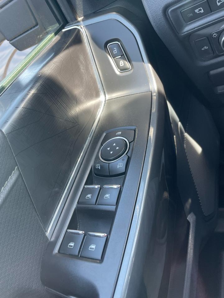 2022 Ford F-150 XLT 4WD SuperCrew 5.5' Bo Photo5