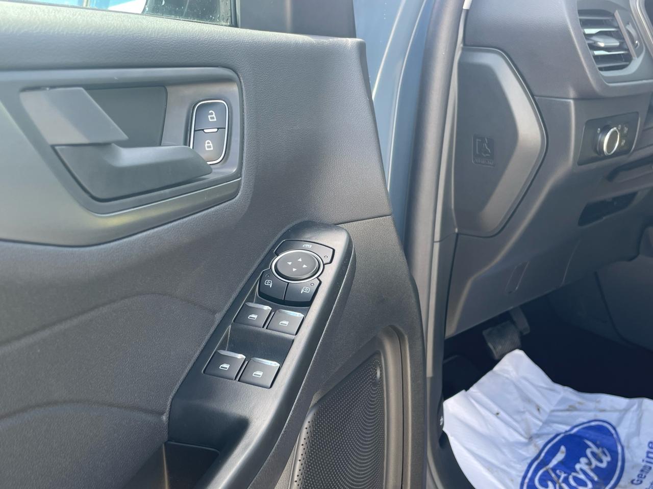 2025 Ford Escape Active AWD Photo5