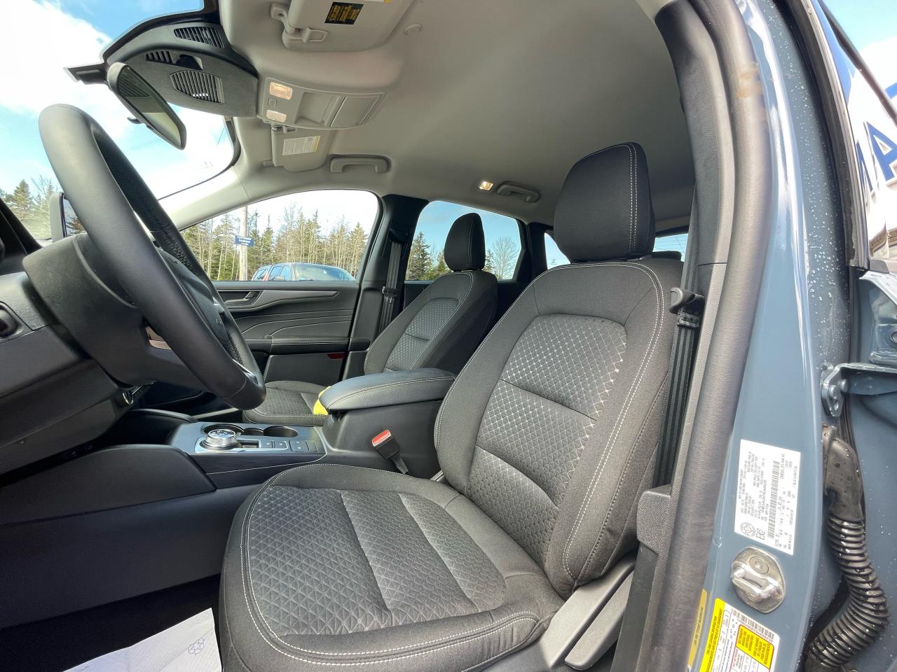 2025 Ford Escape Active AWD Photo5