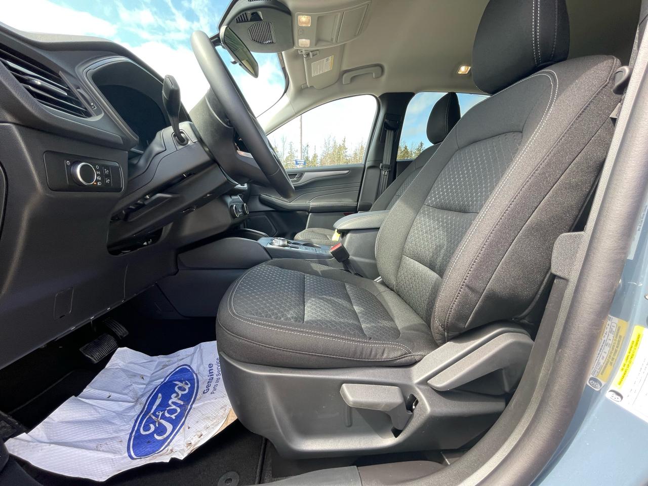 2025 Ford Escape Active AWD Photo5
