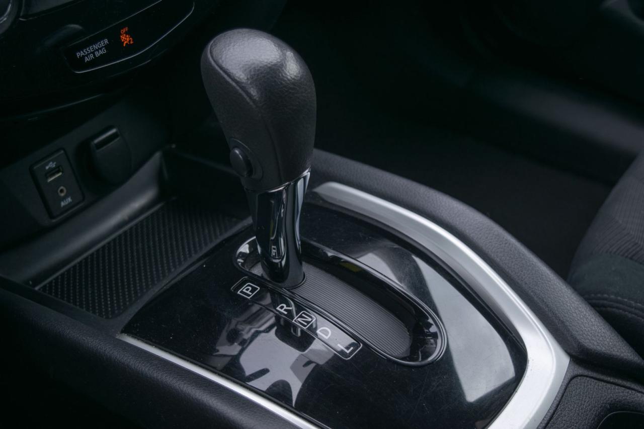 2016 Nissan Rogue S 2WD - Photo #13