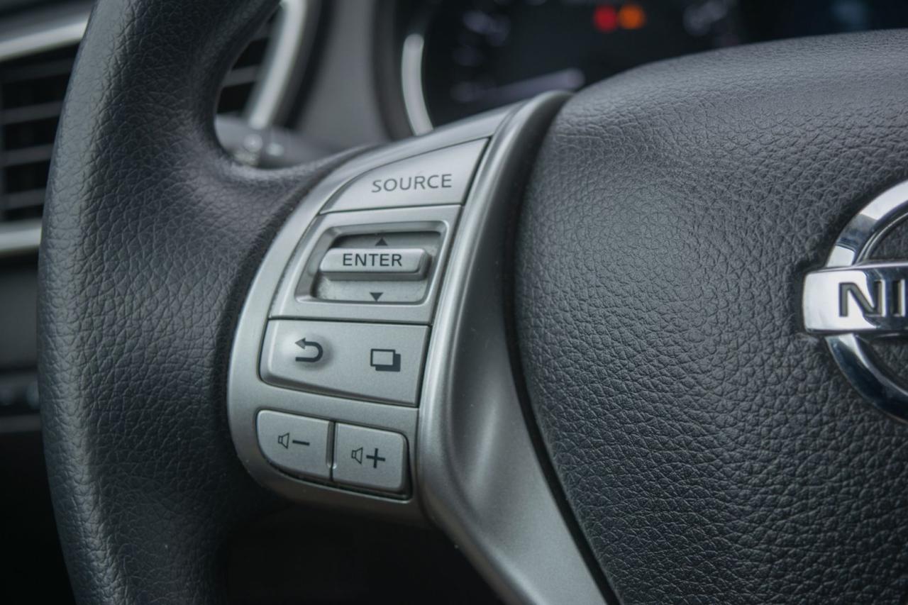 2016 Nissan Rogue S 2WD - Photo #15
