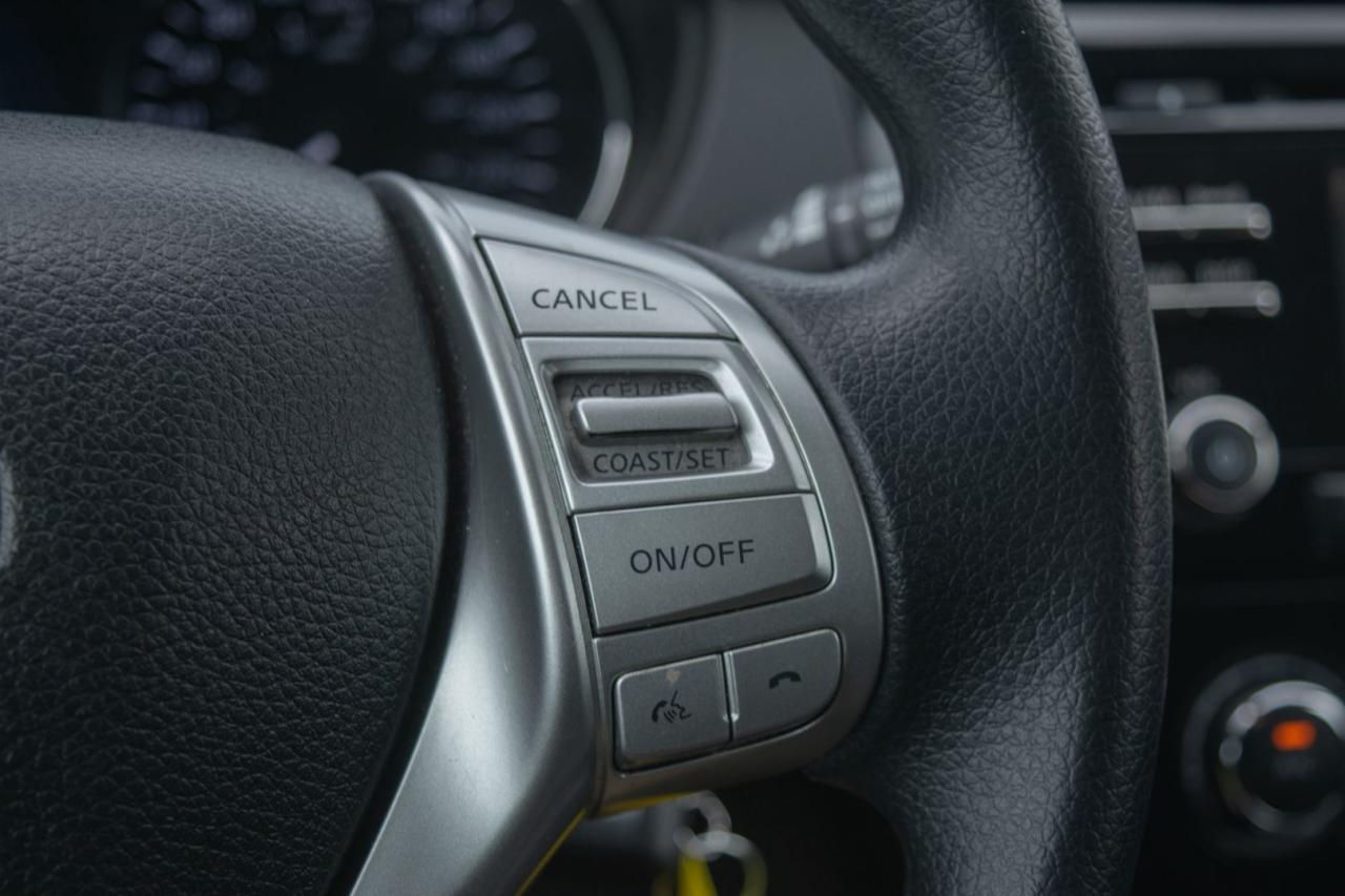 2016 Nissan Rogue S 2WD - Photo #16