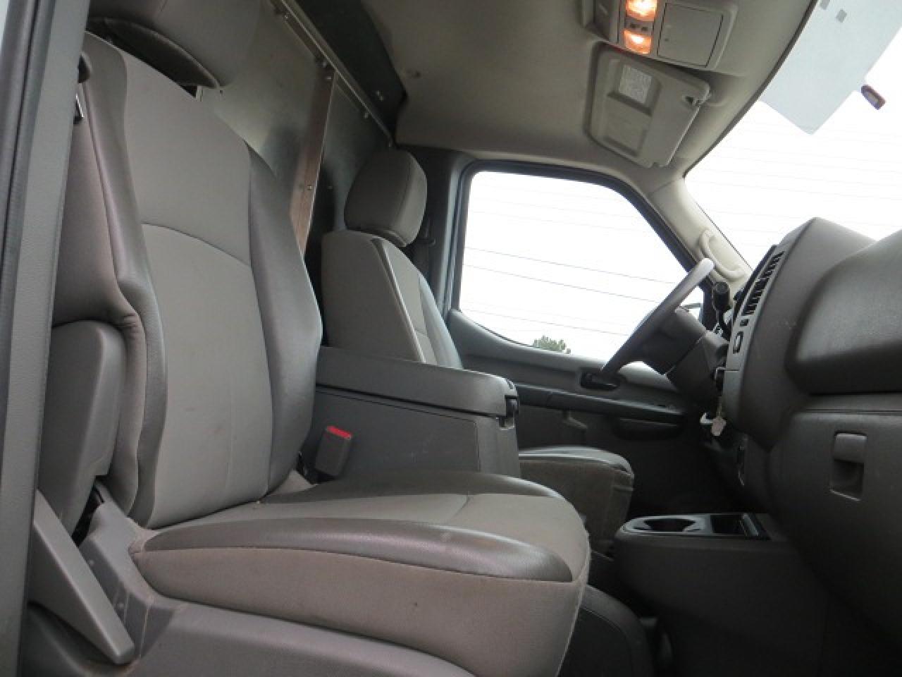 2019 Nissan NV 3500 CERTIFIED, LOW KM, REG ROOF, V8, NAVI, REAR CAMERA - Photo #9