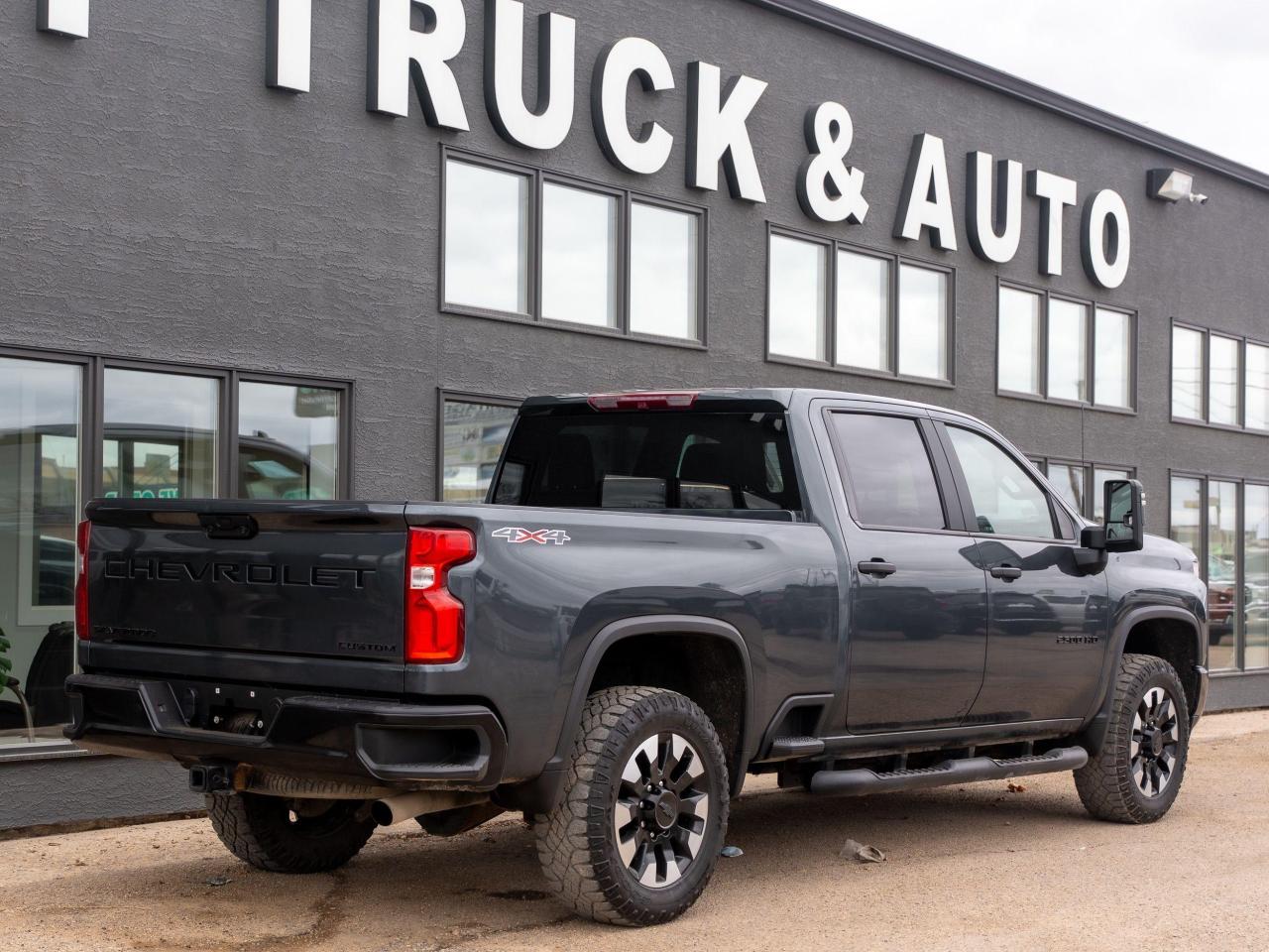 2020 Chevrolet Silverado 2500 4WD Crew Cab Custom Photo5