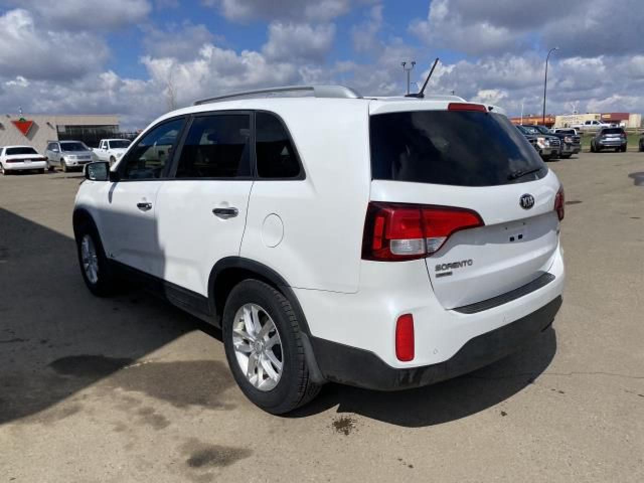 2014 Kia Sorento LX AWD - Photo #4