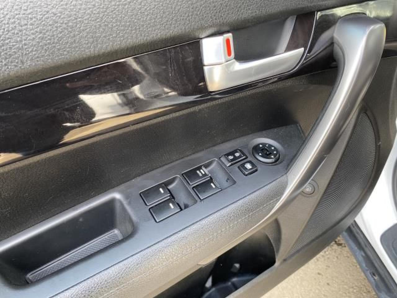 2014 Kia Sorento LX AWD - Photo #11