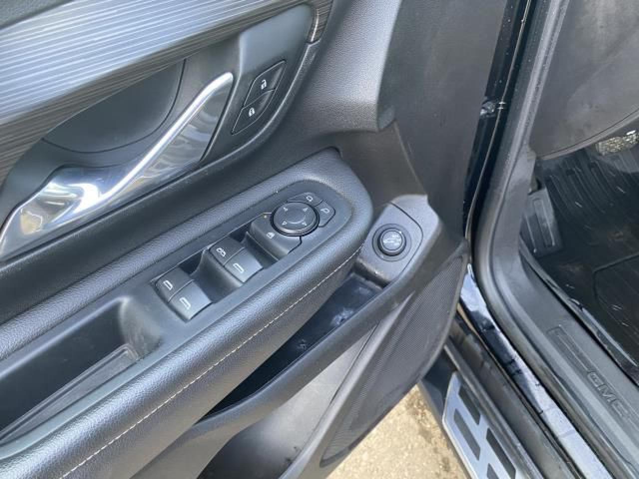 2022 GMC Terrain SLE AWD - Photo #17
