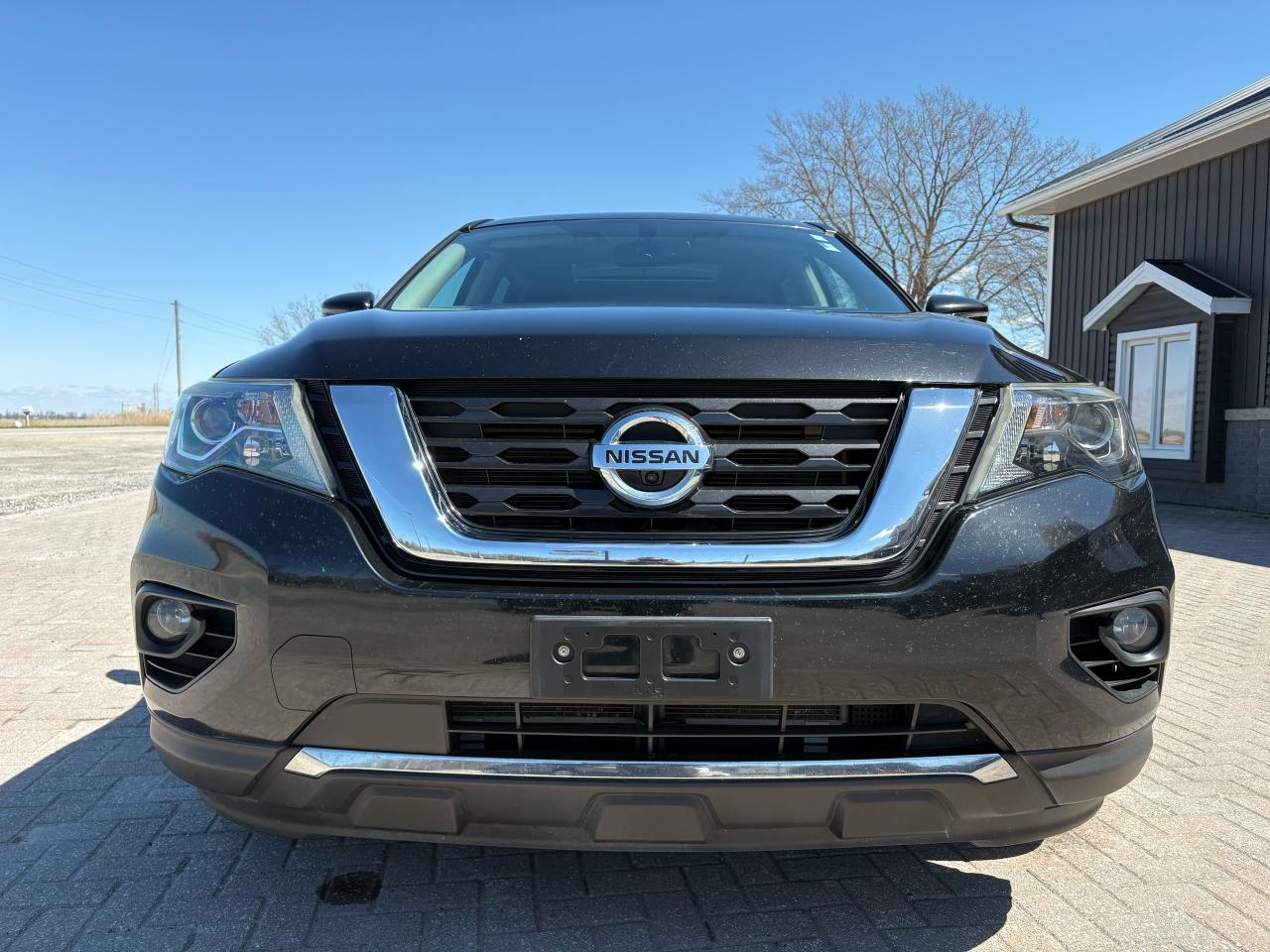 2017 Nissan Pathfinder SL - Photo #9