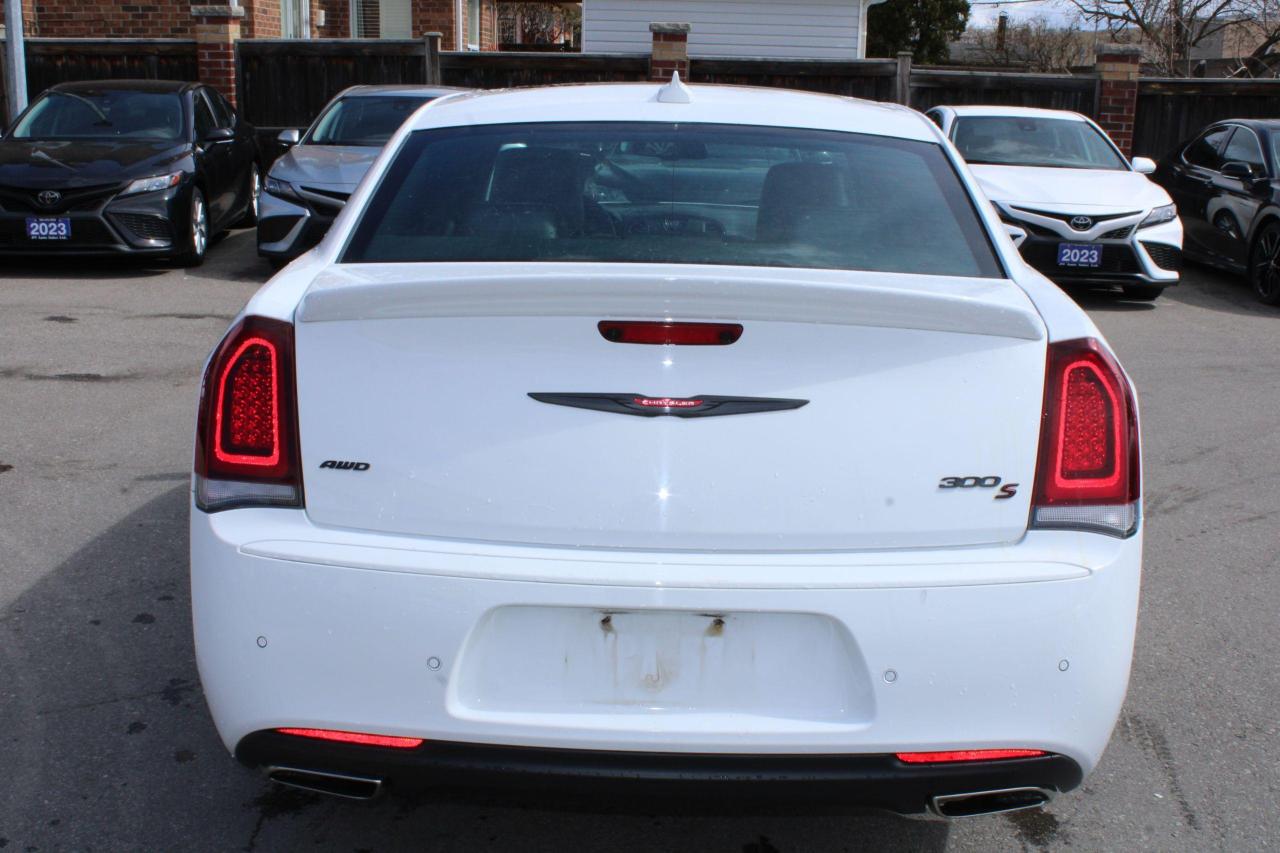 2023 Chrysler 300 300S AWD - Photo #2