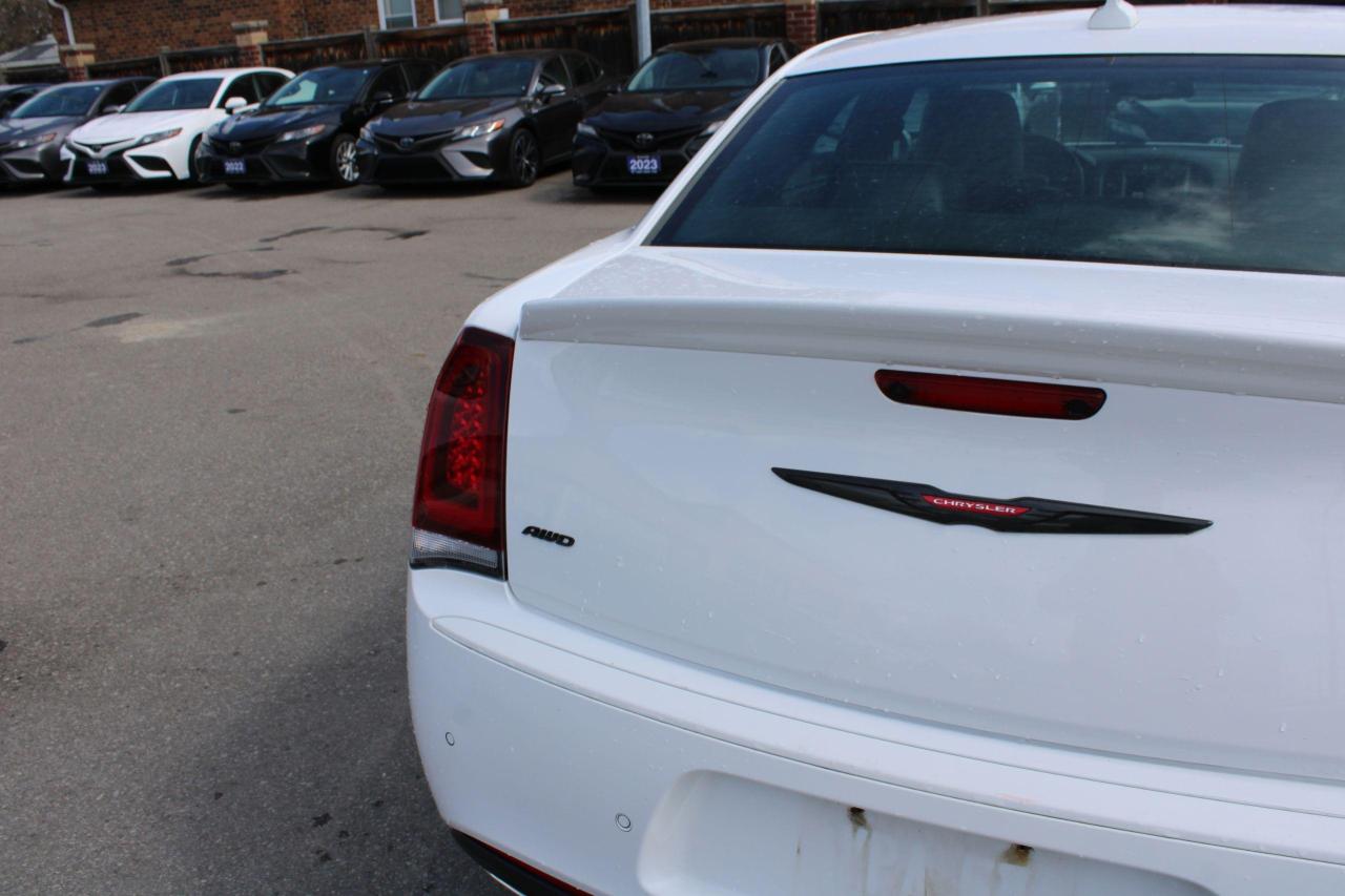 2023 Chrysler 300 300S AWD - Photo #4