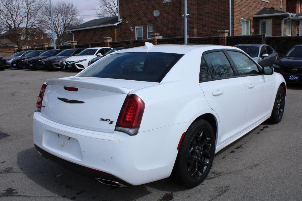 2023 Chrysler 300 300S AWD - Photo #6