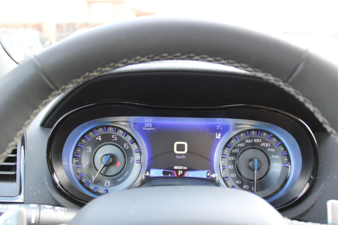 2023 Chrysler 300 300S AWD - Photo #9