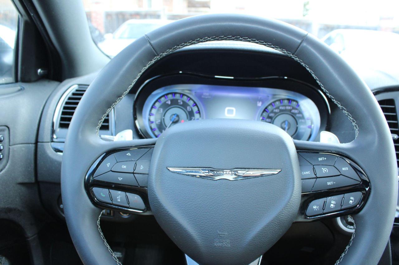 2023 Chrysler 300 300S AWD - Photo #12