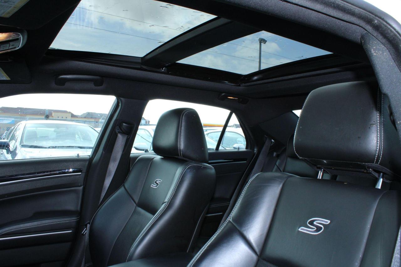 2023 Chrysler 300 300S AWD - Photo #15