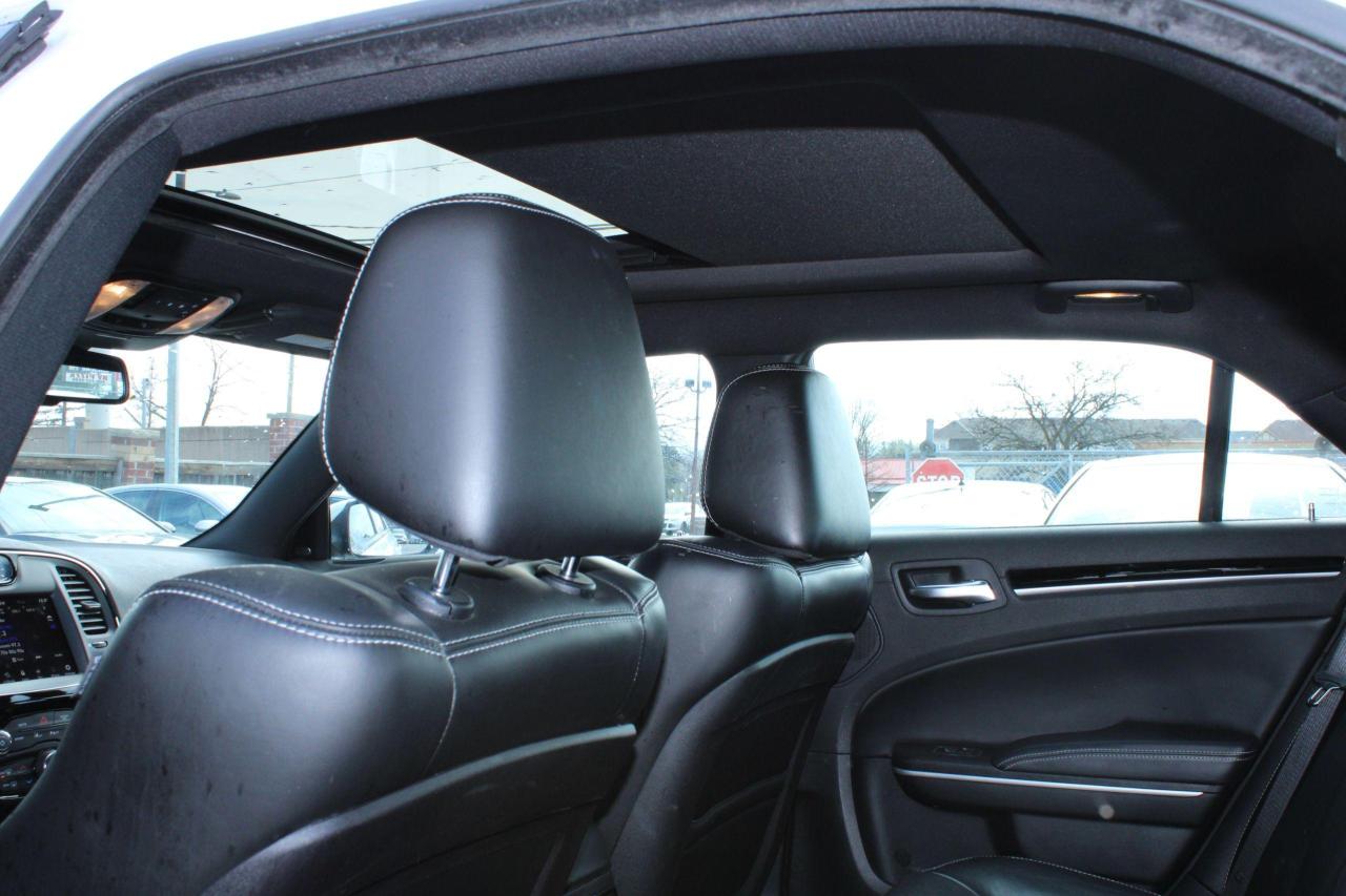 2023 Chrysler 300 300S AWD - Photo #18