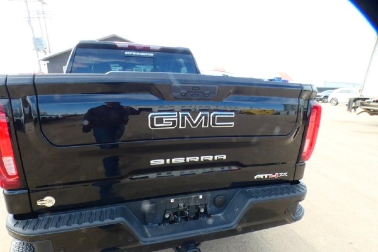 2023 GMC Sierra 1500 AT4X 4WD Crew Cab w/H&C L, pano S/R, NAV, BUC, HUD - Photo #39