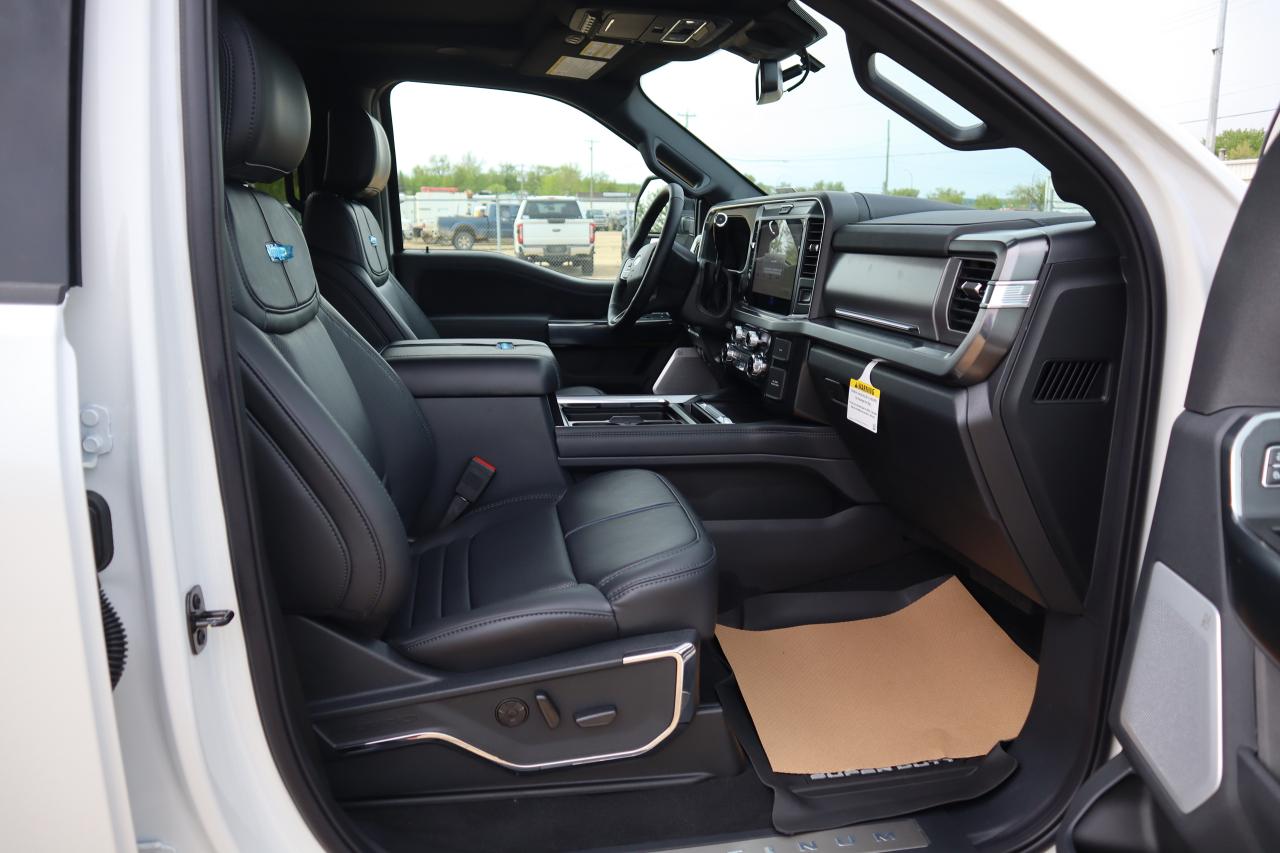 2025 Ford F-350 Super Duty SRW PLATINUM Photo5