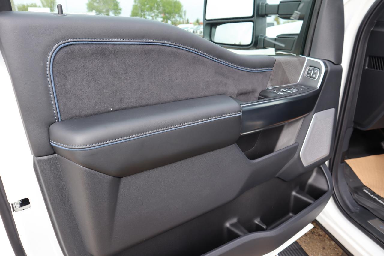 2025 Ford F-350 Super Duty SRW PLATINUM Photo5