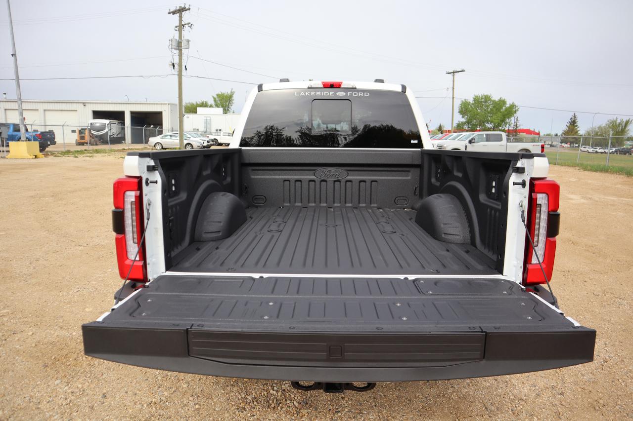 2025 Ford F-350 Super Duty SRW PLATINUM Photo5
