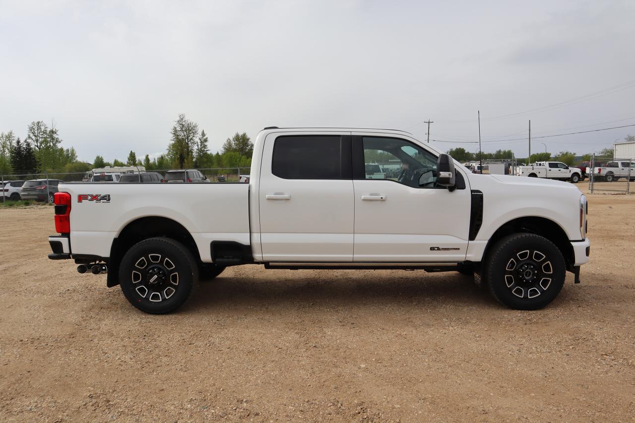 2025 Ford F-350 Super Duty SRW PLATINUM Photo5