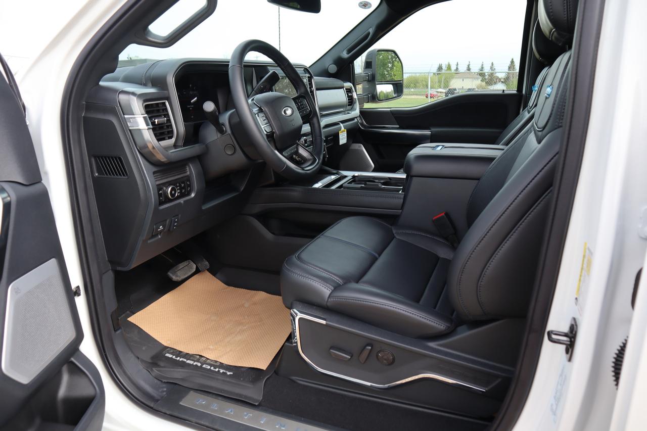 2025 Ford F-350 Super Duty SRW PLATINUM Photo5
