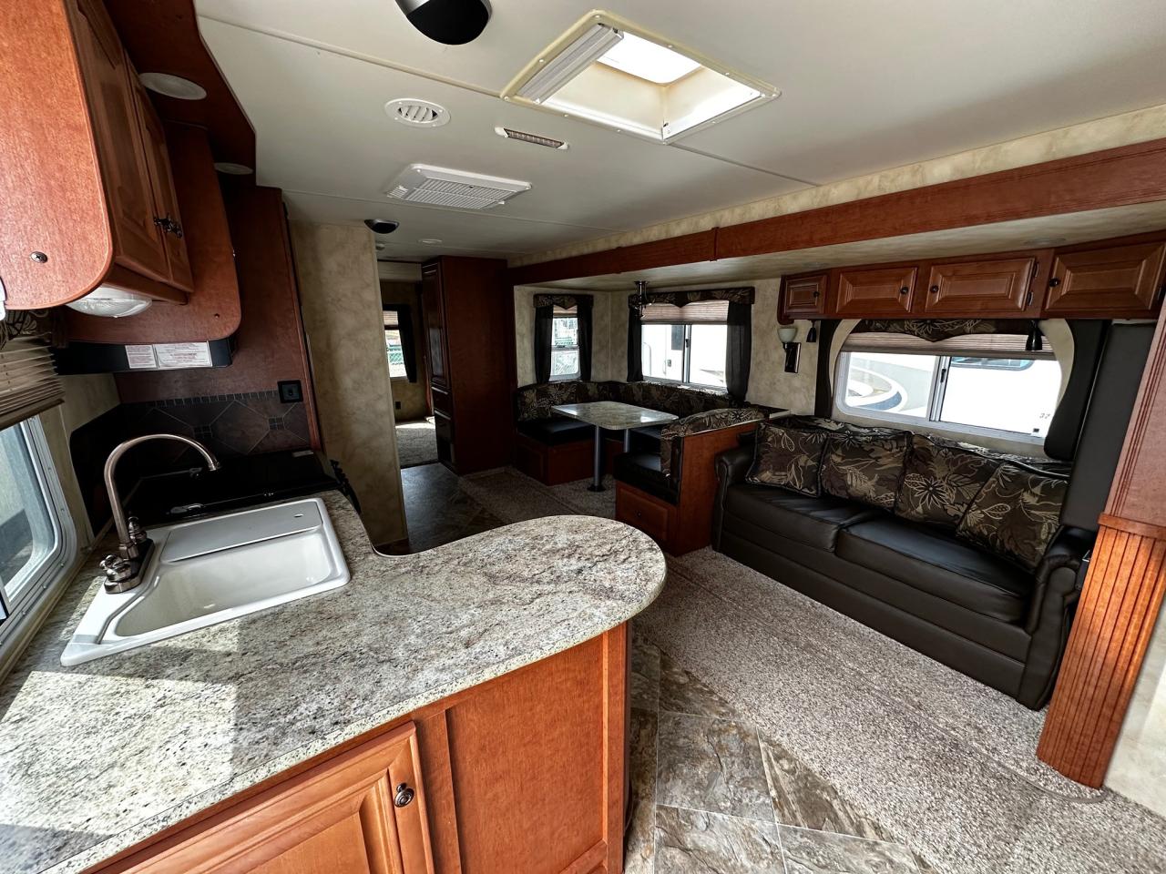 2014 ARCTIC FOX 31D 