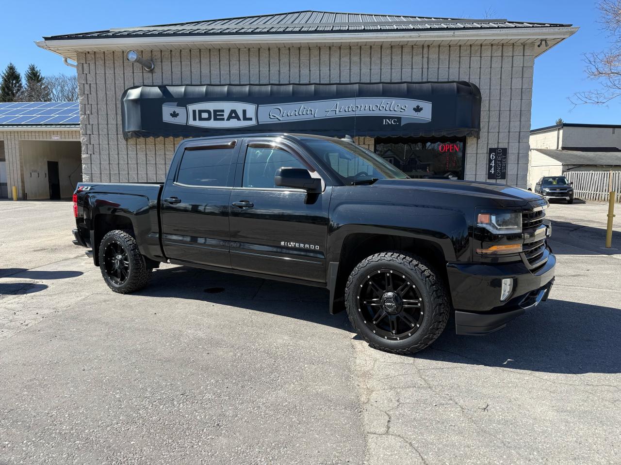 Used 2018 Chevrolet Silverado 1500 LT for sale in Mount Brydges, ON