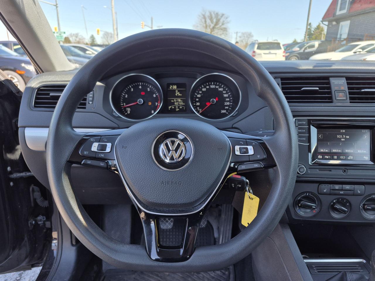 2016 Volkswagen Jetta 1.4L TSI Man Trendline Photo34