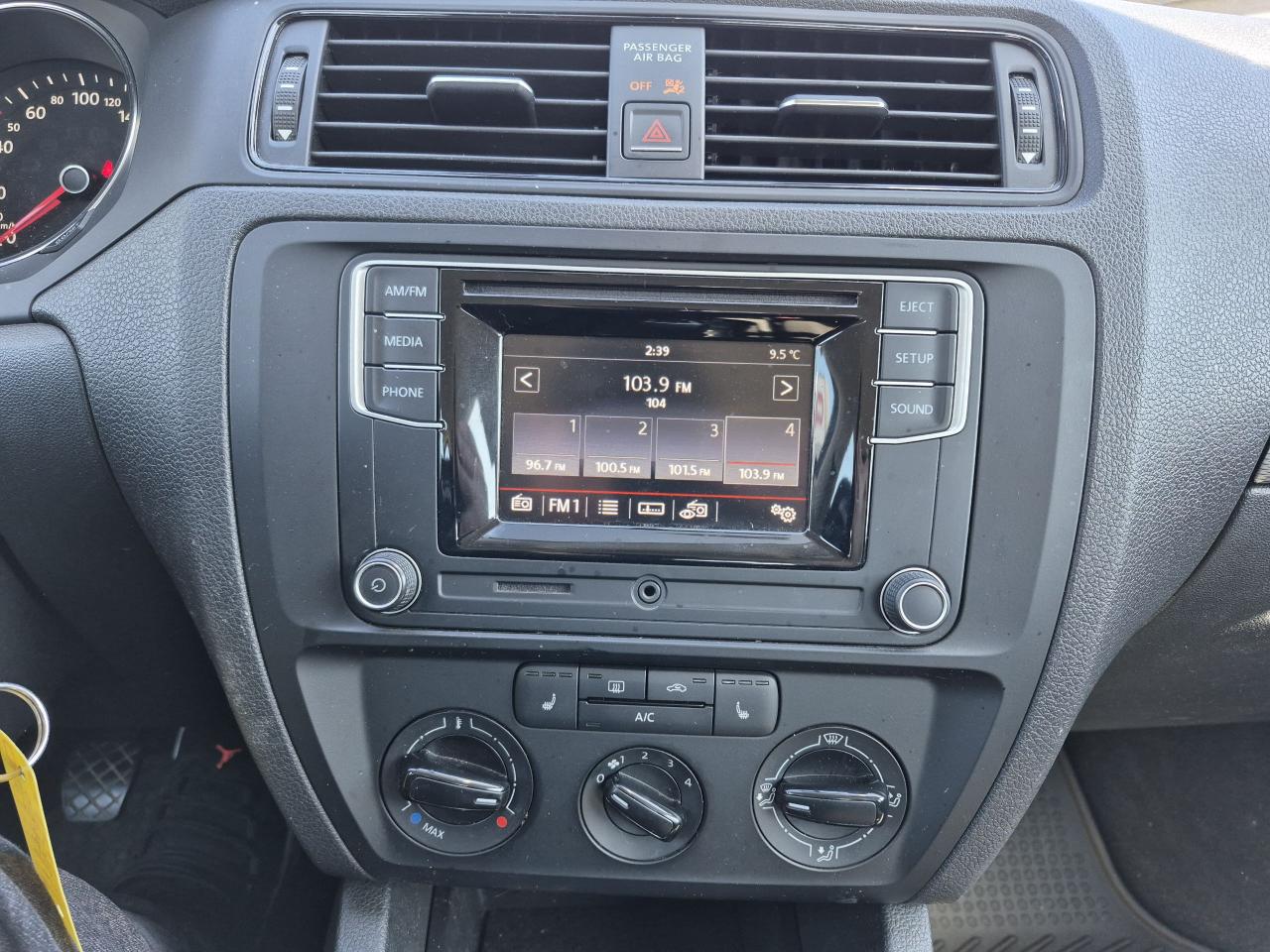 2016 Volkswagen Jetta 1.4L TSI Man Trendline Photo16