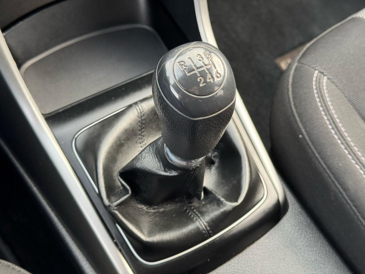 2014 Hyundai Elantra GT GL | HEATED SEATS | BLUETOOTH | 6 SPEED | Photo14